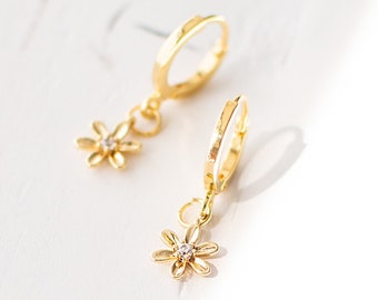 Gold Plated Daisy Earrings, Tiny Flower Hoop Earrings, Small Huggie Earrings, Dainty Floral Earrings, Elegant Botanical Earrings.
