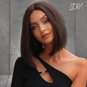 Brown Medium Part Straight Bob Wig, 12 Inch Heat-Resistant Wig Synthetic Wig, Short Daily Wig for Women, Party Wig, Cosplay Wig,Gift for Her