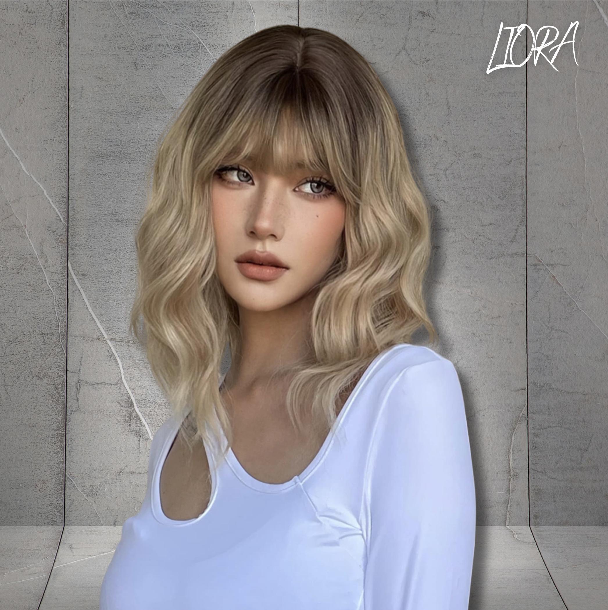 Short Wavy Brown/Blonde Ombre Heat Resistant Wig Ombre Blonde Wigs With Bangs Short Wavy Bob Wig for Women  main image 2