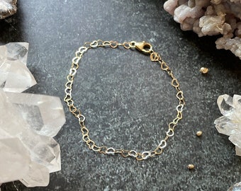 Dainty Gold Heart Chain Bracelet