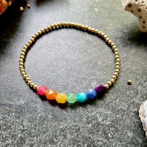 Chakra Rainbow Gemstone Stretch Bracelet pierres précieuses à facettes avec des ronds sans couture remplis d'or de 3 mm image 1