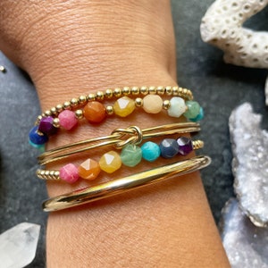 Chakra Rainbow Gemstone Stretch Bracelet pierres précieuses à facettes avec des ronds sans couture remplis d'or de 3 mm image 4