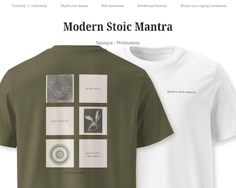 Könnte beinhalten: Zwei T-Shirts, eines olivgrün und eines weiß. Das olivgrüne Shirt hat ein Design auf der Rückseite mit Bildern und Text. Das weiße Shirt hat den Aufdruck "Modern Stoic mantra" auf der Vorderseite. Der Text "Modern Stoic Mantra" steht oben.