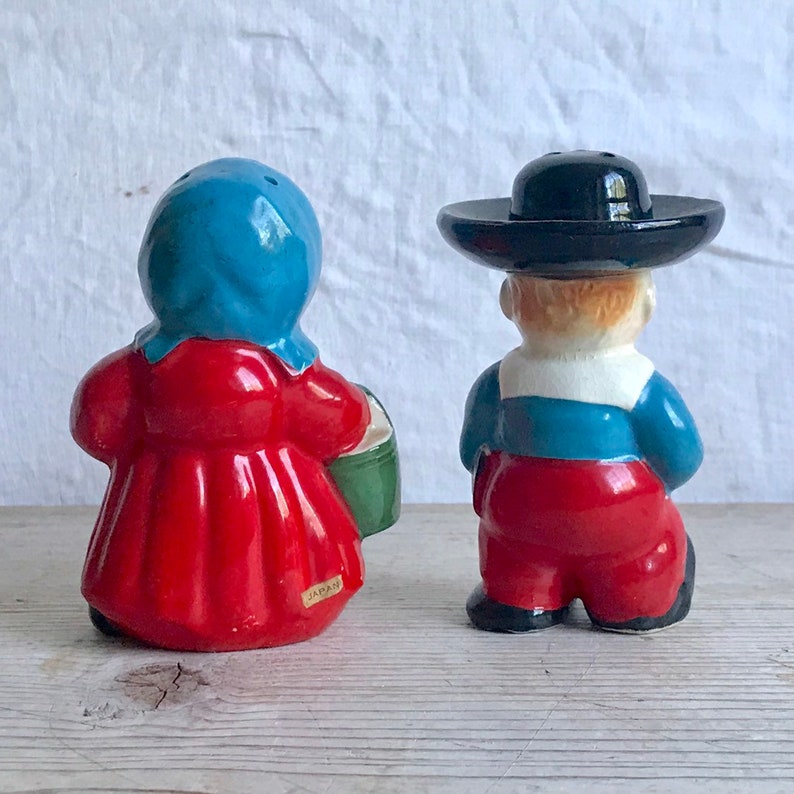 Amish Boy And Girl Salt And Pepper Shakers Vintage