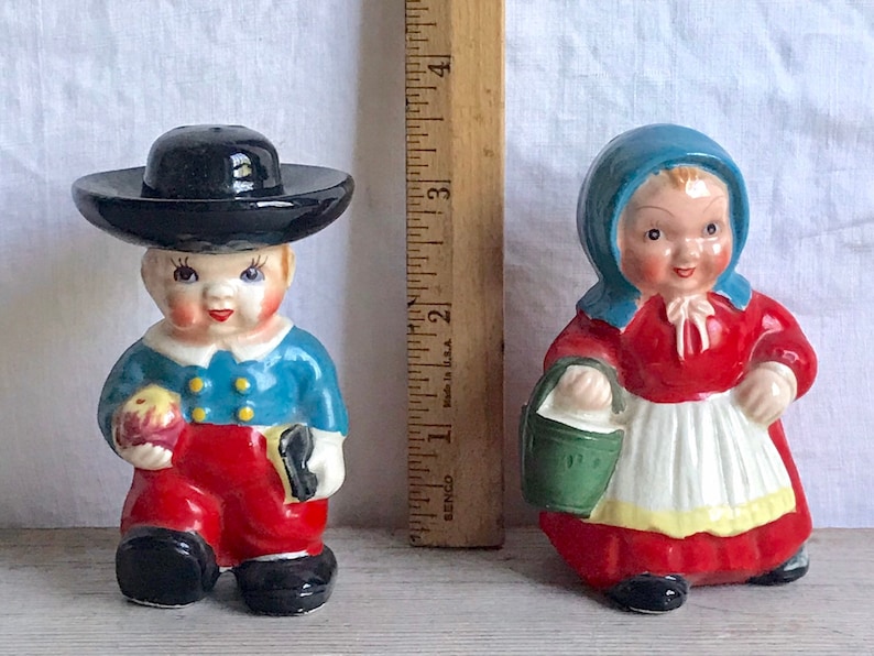 Amish Boy And Girl Salt And Pepper Shakers Vintage
