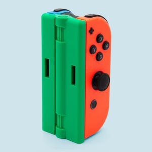 Advanced One-Handed Joy-Con Grip – Ambidextrous – Sync Light Indicator – 5-in-1 Grip for Any Hand, Ergonomic and Eco-Friendly