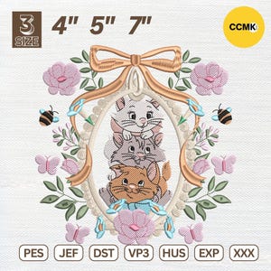 Puede incluir: Un diseño bordado con tres gatitos apilados dentro de un marco ovalado, rodeados de flores, mariposas y abejas. El diseño mide aproximadamente 10 cm x 13 cm x 18 cm. El diseño incluye el texto "3 SIZE".