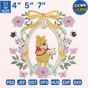 Può includere: Design ricamato con Winnie the Pooh che tiene dei fiori, incorniciato da un fiocco dorato ed elementi floreali. Il design include farfalle, api e fiori nei toni del rosa, verde e blu. Le dimensioni sono 7.6, 10.1, 12.7 e 17.7 cm.