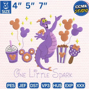 Può includere: Un ricamo raffigurante un drago viola con le braccia tese, circondato da palloncini a forma di Topolino, una bevanda, una ciambella, popcorn e un ghiacciolo. Il testo "One Little Spark" è sotto. Taglie disponibili: 7.6 cm, 10.2 cm, 12.7 cm e 17.8 cm.