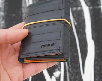 Recycled Bike Tube Trifold Geldbörse, Gelber elastischer Verschluss, schlanker Kartenhalter
