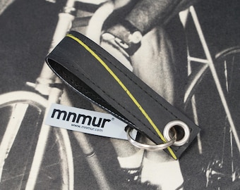 Recycled Bike Tube Keychain – Black with Yellow Stripe • Eco-Friendly Upcycled Accessory • Made in Italy