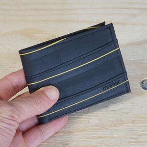 Herren Geldbörse aus recyceltem Fahrradschlauch. Vegane Portemonnaie.