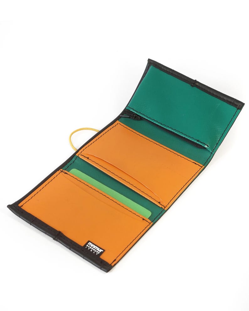 Recycled Bike Tube Trifold Geldbörse, Gelber elastischer Verschluss, schlanker Kartenhalter Bild 8