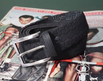 Ceinture de pneu recyclée. Ceinture végétalienne pour homme. Couleur noire avec boucle noire.