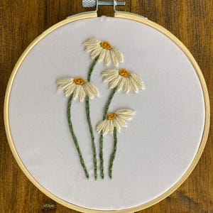 Custom Embroidered Flower Hoop | Wall Decor | Daisy