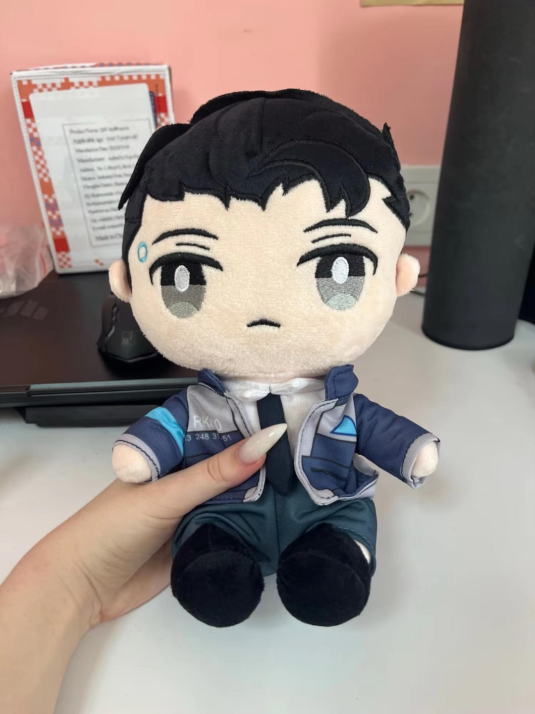 デトロイトビカムヒューマン コナー ぬいぐるみ デトロイト デトロイト: ビカム ヒューマン コナー ぬいぐるみ 28cm