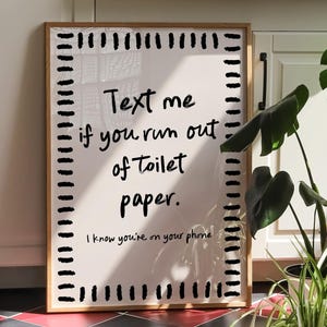 Text Me If You Run Of Toilet Paper Print, Bathroom Wall Art Printable, Bathroom Quote Poster, Preppy Blue Art Print, Trendy Retro Printable
