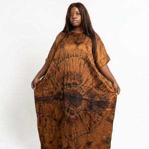 Adire Silk Bubu Dress: Traditionell afrikansk Kaftan Boubou med halsduk
