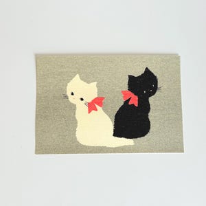 Cartolina – Gatti bianchi e neri di Nobuo Kusunoki / Artista giapponese / Realizzato in Giappone
