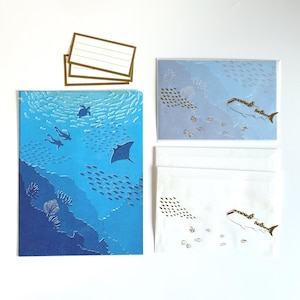Conjunto de letras japonesas – Design de oceano e peixe – Envelope transparente e folha de ouro – Papelaria de verão da TSUTSUMU
