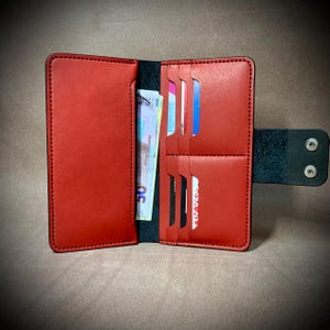 Cartera de cuero negra y roja Cartera de cuero personalizada para mujer Cartera de cuero tipo sobre para mujer Regalo para ella Regalo para mamá Regalo para el día de la madre