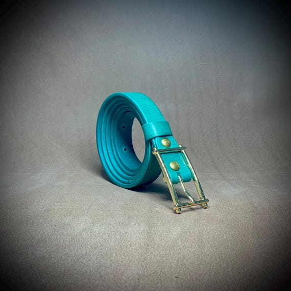 Handmade Turquoise Leather Belt: Elegant Women display picture 2