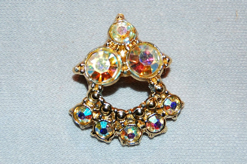 Vintage Old Jewelry Aurora Borealis Rhinestone Brooch