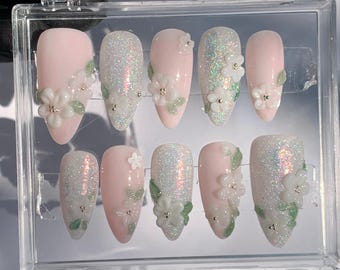 Witte bloemenpers op de nagels, roze glitter amandelnagels, 3D madeliefjebloem nagelset, handgemaakte lente nepnagels