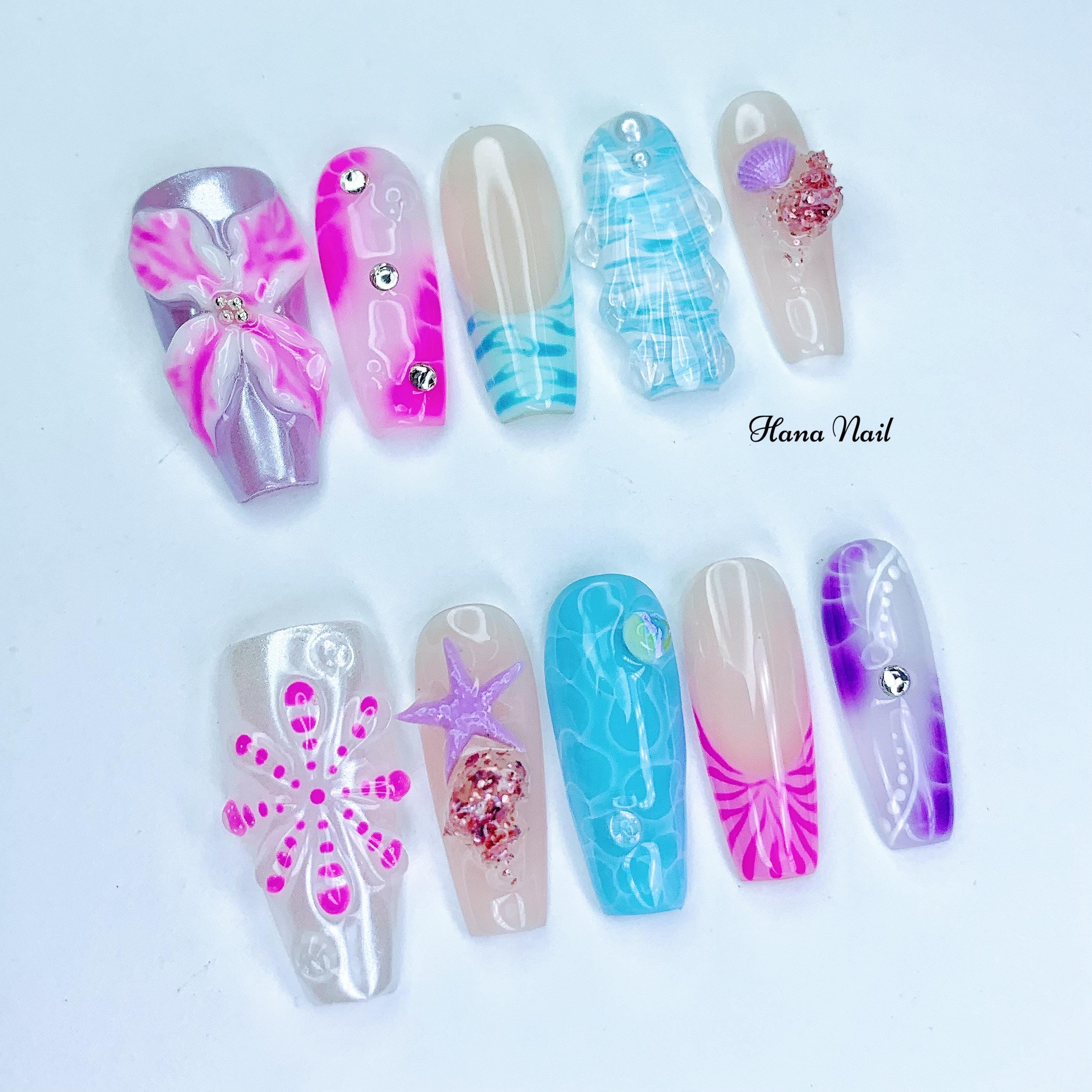 Y2Kサマープレスオンネイル – 3Dユリの花、ヒトデ、貝殻、巻き貝、波紋