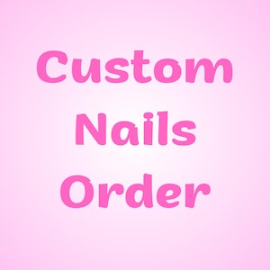 Puede incluir: Fondo rosa con las palabras "Custom Nails Order" en una fuente rosa negrita con forma de burbuja. El texto está centrado y ocupa la mayor parte de la imagen. El fondo tiene un efecto degradado, que pasa de un rosa más oscuro en la parte superior a un rosa más claro en la parte inferior.