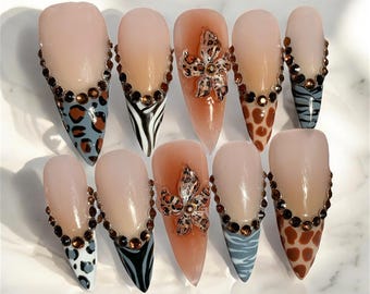 Uñas postizas de tacón de aguja con estampado animal / Uñas de lujo con efecto degradado de diamantes de imitación estilo safari / Uñas postizas largas con estampado de guepardo, cebra y jirafa