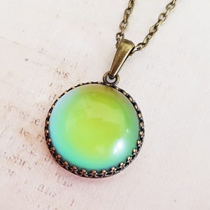 Large Size Antique Bronze Round Mood Necklace, Colour Changing Mood Stone Necklace, Figaro or Plain Chain, Choose Your Length, Mood Ring