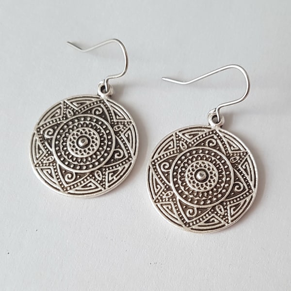 Orecchini in argento antico Boho Mandala Coin, Cerchio, Rotondo, Etnico, Orecchini in stile marocchino, Fili auricolari chirurgici