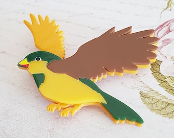 Broche oiseau volant en acrylique automnal, oiseau vert, jaune moutarde et marron, broche en relief 3D, couleurs d'automne