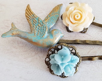 Ensemble d'épingles à cheveux bleu oiseau et fleurs, bleu poudré, or et rose crème foncé, ensemble d'épingles à cheveux de mariage rustique