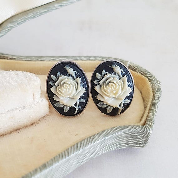 Cream Gothic Rose Cameo Cuff Links in Steel