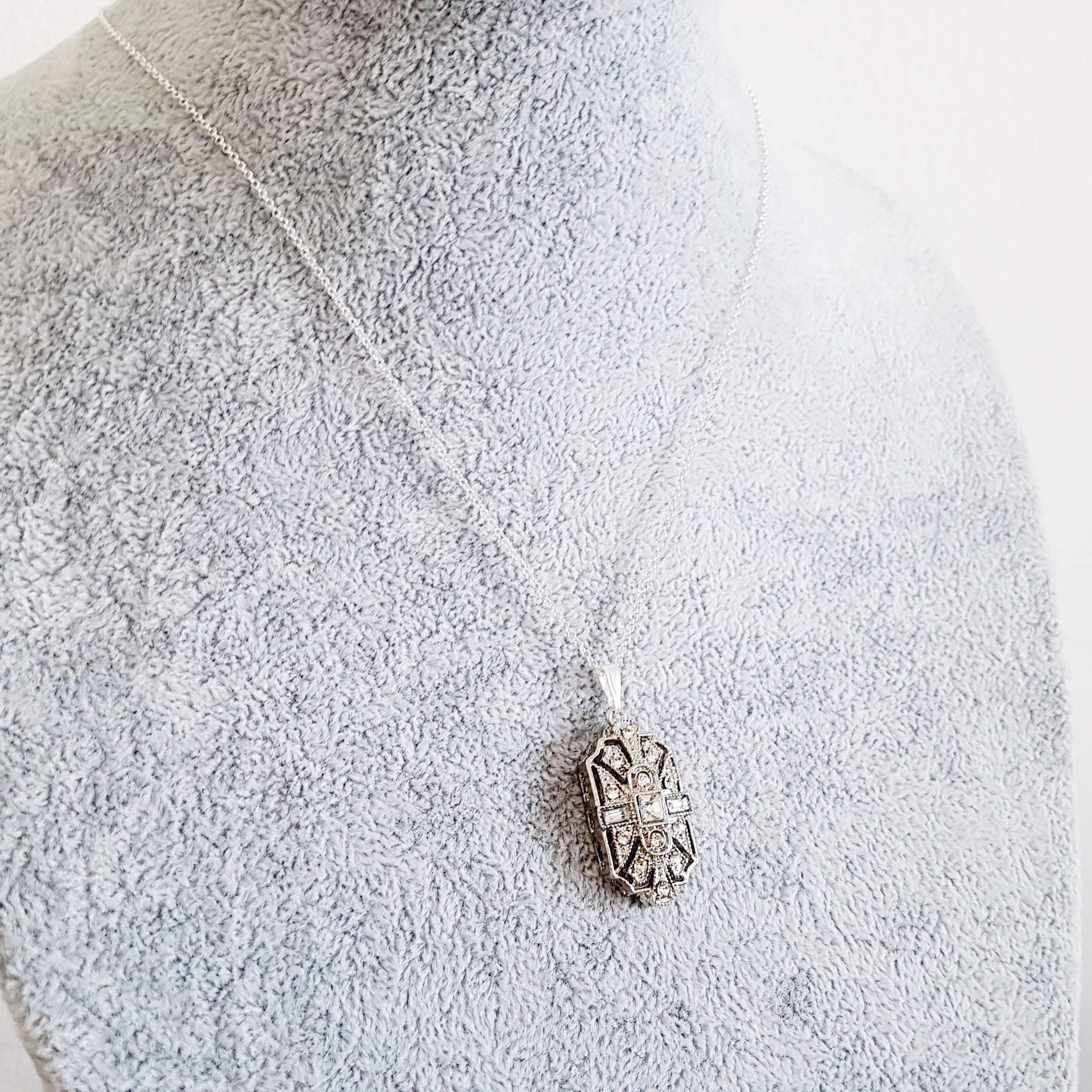 【ステイシー着用】Geometric point necklace(Silver, 2 COLOR) Art Deco Silver Geometric Crystal Necklace, Vintage Pave
