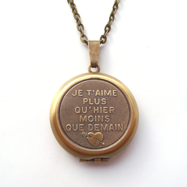 Médaillon français, collier poème d'amour, Je t'aime plus qu'hier et moins que demain, Je t'aime, médaillon de la Saint-Valentin, collier de la Saint-Valentin