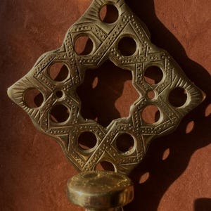 Moroccan Star Brass Wall Hook Handmade Crochet Mural Laiton Étoile Ajourée, Motif Géométrique Gravé, Boho Entryway Decor, Artisanat Marocain