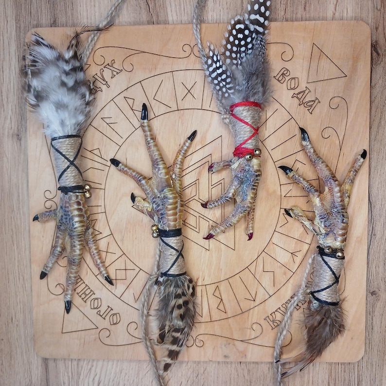 Echte voodoo-kippenvoet, beschermingsamulet, gotische eigenaardigheden, hoodoo-altaar en macaber decor afbeelding 6