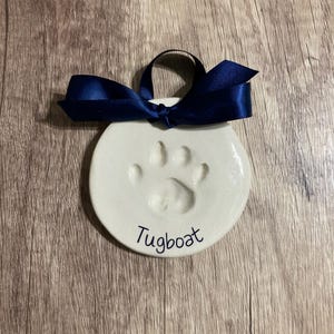 Personalized Cat Paw Print Ornament: Pet Memorial Keepsake