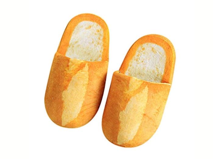 Croissant Hausschuhe Damen & Herren – Lustige Plüsch Pantoffeln Mit Rutschfester Sohle (Beige/Braun)