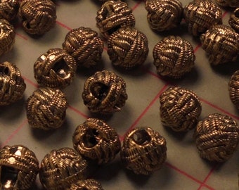 12 vintage Antique Gold Faux Tissé Shank Boutons Pendentifs Dangles 1/2 »