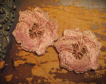 Hand Dyed Venise Lace  Shabby Vintage Rose Pink  Pansy Appliques    Set of 2