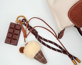 Bag Charm chocoladereep en ijshoorntje | Leuke sleutelhanger in Y2K-stijl | Pluche dessertsleutelhanger | Esthetisch portemonneeaccessoire