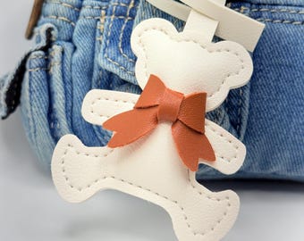 Teddy Bear Bag Charm – Faux Leather Bear Keychain with Bow | Cute Minimalist Bag Accessory | 5 Color Options