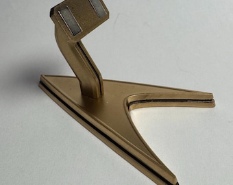 スタートレックTNGにインスパイアされたレプリカコムバッジディスプレイスタンド。