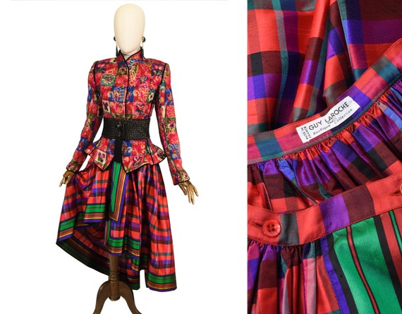 GUY LAROCHE skirt, Amazing vintage Printed silk ev