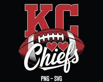 Op de afbeelding: Een rode en witte voetbal met de tekst "KC Chiefs" in wit met drie rode harten. De tekst "PNG - SVG" staat onder de voetbal.