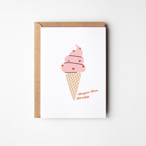 Cartão de felicitações de sorvete rosa e vermelho, Cheaper Than Therapy, trocadilho com sorvete, pacote com 10, 10,5 cm x 14,8 cm, | ChilliPrintsStudio